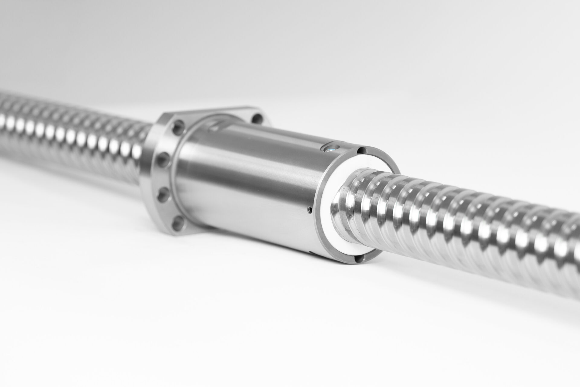 Whirled ball screw drive